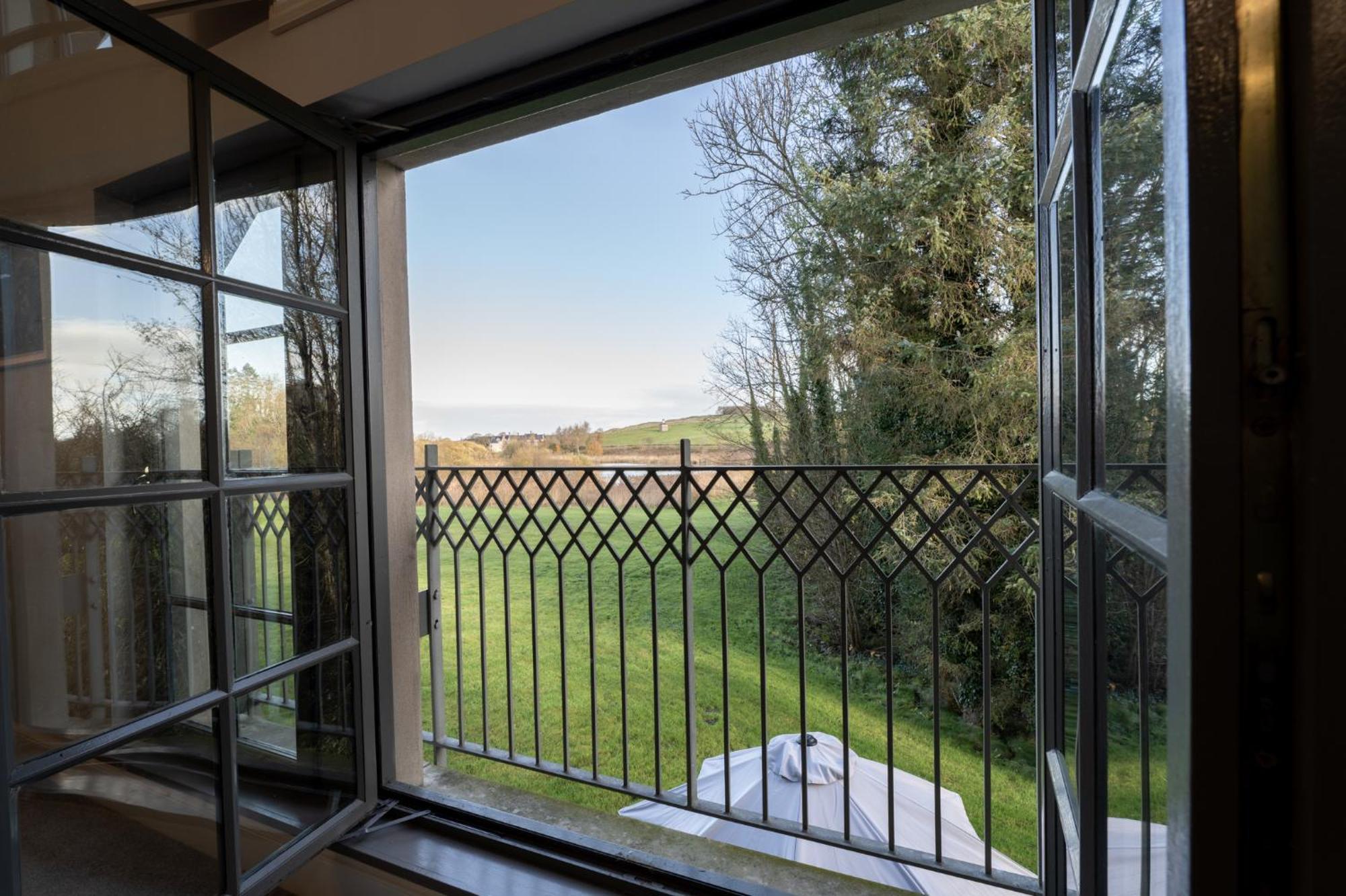 Escape Ordinary At Lough Erne Golf Village Enniskillen Esterno foto