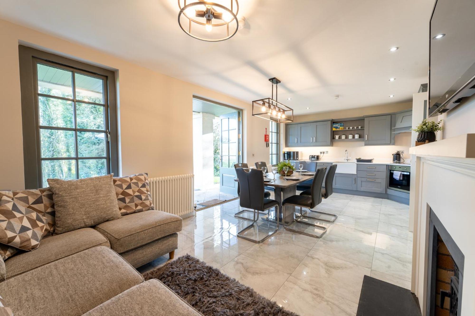 Escape Ordinary At Lough Erne Golf Village Enniskillen Esterno foto